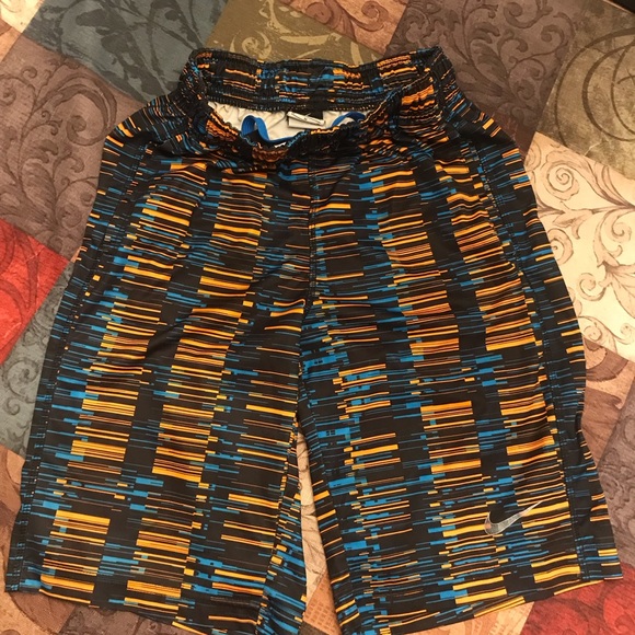 BOYS NIKE DRI-FIT BERMUDAS - Picture 2 of 8